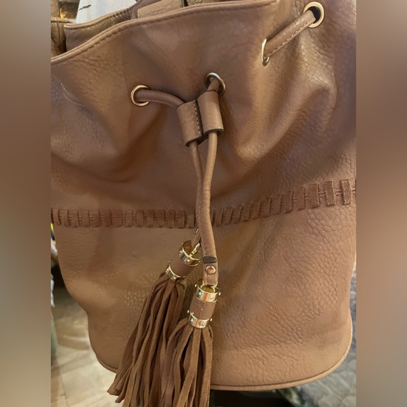 Really cute bucket purse great shape! - Picture 9 of 9